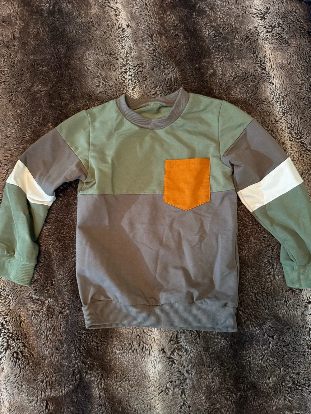 Kids Olive & Gray Two-Piece Sweat Set